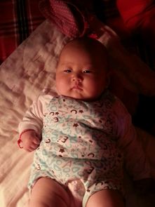 夜间哺乳对宝宝睡眠的影响